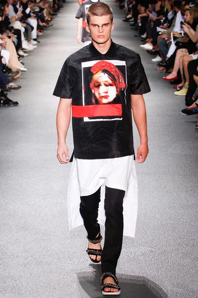 Look 46